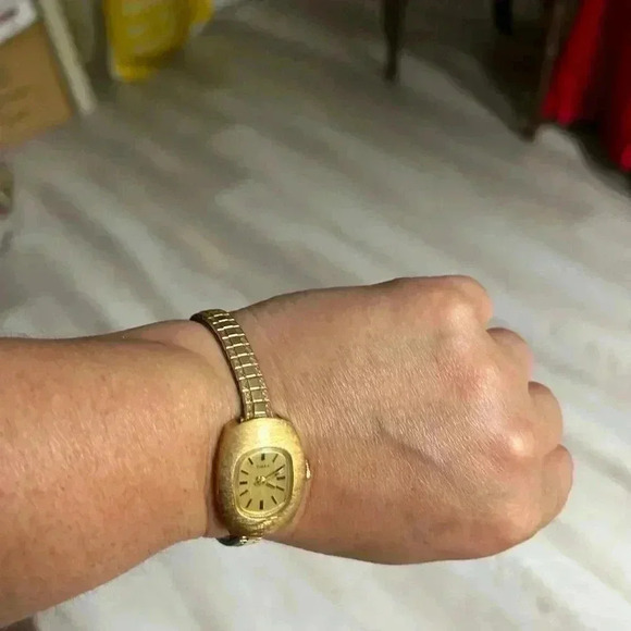 TIMEX GOLD woman analog  watch 1960 VTG stamped Speidel USA on band - Picture 5 of 8